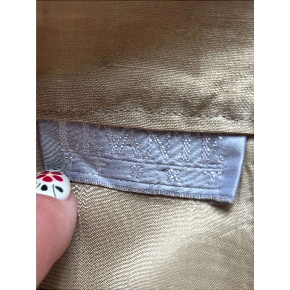 Unbranded streamlined beige